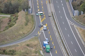 Polizeidirektion Göttingen: POL-GOE: (640/2011) Papstbesuch in Thüringen - Abgestimmtes Verkehrskonzept von Polizei und Landkreis Göttingen aufgegangen, entspannte Verkehrslage auf Pilgerwegen