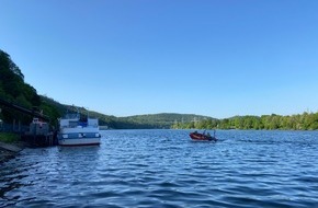 Feuerwehr Herdecke: FW-EN: Person im Wasser - Wasserrettungseinsatz am Hengsteysee