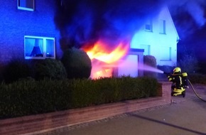Polizei Minden-Lübbecke: POL-MI: Garage steht in Flammen - Polizei sucht Unbekannten als Zeugen