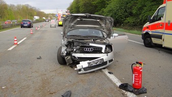 Feuerwehr Kaarst: FW-NE: Verkehrsunfall zwischen zwei PKW