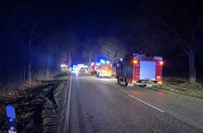 Kreisfeuerwehrverband Segeberg: FW-SE: Schwerer Verkehrsunfall mit zwei verletzten Personen