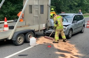 Feuerwehr Stolberg: FW-Stolberg: Gegen Anhänger gefahren - zwei Verletzte