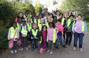 Stiftung Mittagskinder: Zehn Jahre Stiftung Mittagskinder / Große Kinderüberraschung mit Stiftungsbotschafter Steffen Henssler (FOTO)