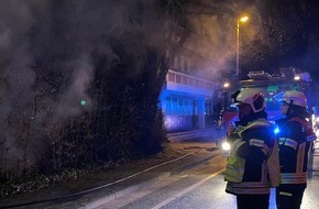 Freiwillige Feuerwehr Aurich: FW-AUR: Müllbehälter in Flammen