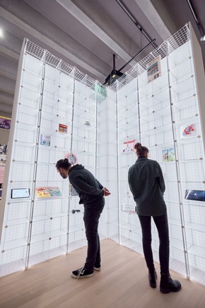 Letzte Chance: Ausstellung «geliebt, gelobt, gehypt» begeistert mit KI-Begleitung Familien &amp; junge Menschen