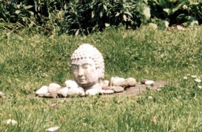 Polizeidirektion Göttingen: POL-GOE: (220/2008) Wo ist der Buddha - Kopf? - Foto im Download