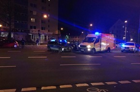 Polizeipräsidium Westpfalz: POL-PPWP: Fahrradfahrerin kollidiert mit Auto