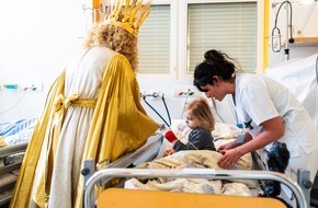 Klinikum N&uuml;rnberg: Pressemitteilung: N&uuml;rnberger Christkind bringt Weihnachtszauber in die Kinderklinik des Klinikums N&uuml;rnberg