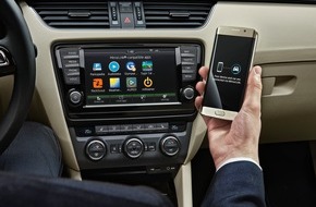 Skoda Auto Deutschland GmbH: Kabelloser Datenfluss vom Smartphone: SKODA präsentiert Wireless MirrorLink (FOTO)