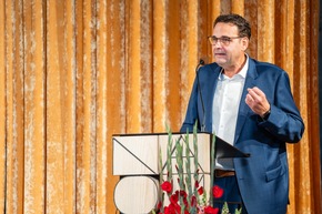 Systemgastronomie fordert Mut zu Reformen – Mmaah! gewinnt Branchenpreis