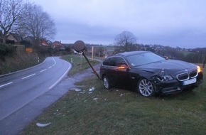 Polizei Rheinisch-Bergischer Kreis: POL-RBK: Odenthal - Sekundenschlaf am Steuer führt zu Unfall