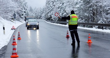 Bundespolizeidirektion M&uuml;nchen: Bundespolizeidirektion M&uuml;nchen: Bundespolizei nimmt mutma&szlig;liche Schleuser auf B2 fest