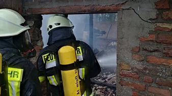 FW-KLE: Stallungsgebäude niedergebrannt