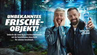 VILSA-BRUNNEN Otto Rodekohr GmbH: Unbekanntes Frischeobjekt: VILSA startet nationale Kampagne zur Frischeschutz-Technologie mit Klaas Heufer-Umlauf und Papaplatte