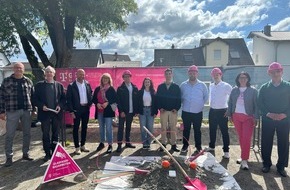 Deutsche Telekom AG: Ludwigshafen: Spatenstich f&uuml;r Glasfaserausbau