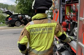 Feuerwehr Bergisch Gladbach: FW-GL: Zwei Verletzte nach Frontalzusammenstoß - Pressemitteilung Polizei Rhein-Berg und Feuerwehr Bergisch Gladbach