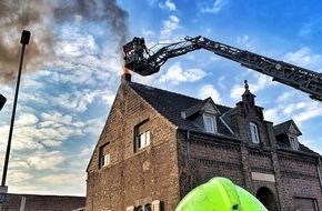 Feuerwehr Neuss: FW-NE: Kaminbrand in einem Einfamilienhaus | keine Verletzten