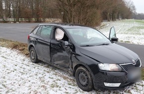 Kreispolizeibehörde Herford: POL-HF: Verkehrsunfall im Kreuzungsbereich - 56-jährige Frau aus Enger verletzt