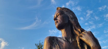 max.PR: 200 Jahre Heinrich Heines Loreleylied: Gesungen von 11 Chören auf Deutschlands Felsen Nr. 1