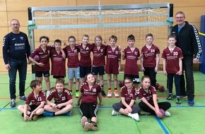 HörPartner GmbH: 1:0 für Besserhörer: HörPartner unterstützen Nachwuchsarbeit der Handball Spielgemeinschaft (HSG) Ederbergland