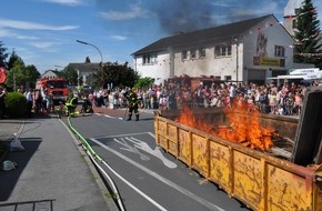 Freiwillige Feuerwehr Menden: FW Menden: Action, Spaß und Information bei der Feuerwehr Menden-Bösperde: Tag der offenen Tür am 1. August-Wochenende