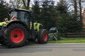 Polizeiinspektion Harburg: POL-WL: Mit dem Traktor Streifenwagen gerammt