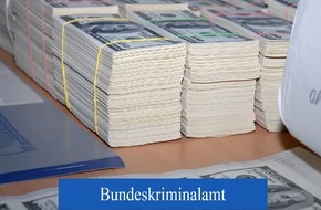Bundeskriminalamt: BKA: Die Staatsanwaltschaft Köln und das Bundeskriminalamt teilen mit:
Großer Erfolg im Kampf gegen die Falschgeldkriminalität- 
Sicherstellung von gefälschten Dollarnoten im Nennwert von 16 Millionen US-$