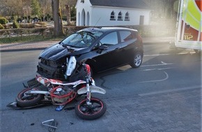 Kreispolizeibehörde Höxter: POL-HX: Motorradfahrer bei Unfall verletzt