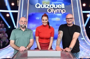 ARD Das Erste: "Bares für Rares"-Team gegen den "Quizduell-Olymp": Horst Lichter und Sven Deutschmanek bei Esther Sedlaczek / "Quizduell-Olymp" am Freitag, 4. August, 18:50 Uhr im Ersten