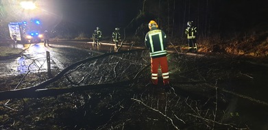 Freiwillige Feuerwehr Schalksmühle: FW Schalksmühle: Bilanz Sturmlage 16./17.2. (Stand 14 Uhr)