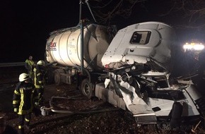 Polizeipräsidium Rheinpfalz: POL-PPRP: Alleinunfall eines Sattelzuges auf der B9