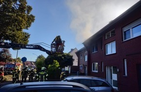Freiwillige Feuerwehr Werne: FW-WRN: FEUER_3 - LZ1 - LZ3 - MFH / Rauch / Feuer / Meldende noch im Haus