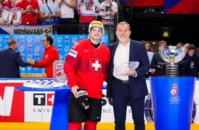 Skoda Auto Deutschland GmbH: IIHF Eishockey-Weltmeisterschaft 2024: MVP-Trophäe made by Škoda Design geht an Kevin Fiala