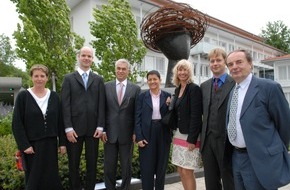 Stiftung RUFZEICHEN GESUNDHEIT!: Gesundheitspreis 2007: Stiftung RUFZEICHEN GESUNDHEIT! zeichnet Präventionsprojekte gegen Übergewicht bei Kindern aus