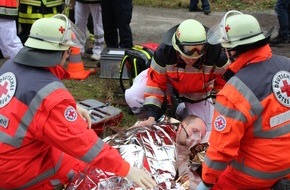 Feuerwehr Bottrop: FW-BOT: Großübung von Feuerwehr und Rettungsdienst Bottrop. Übungszenario mit 25 Verletzten.