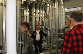 Erdgas Südwest: Presseinformation: Erdgas Südwest gibt Brancheneinblicke für Meisterschüler der Sanitär-, Heizungs- und Klimatechnik