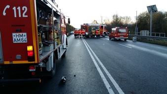 Polizeiinspektion Hameln-Pyrmont/Holzminden: POL-HM: Schwerer Verkehrsunfall auf der Bundesstraße 83 - Rettungshubschrauber gelandet - Bundesstraße voll gesperrt