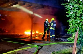 Kreisfeuerwehr Oldenburg: FW-OLL: Carport-Brand in der Parkstraße in Hude - Feuerwehr verhindert Übergreifen auf Wohnhaus (Grund für Update: Straße hinzugefügt)
