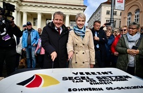 Tag der Deutschen Einheit: Tag der Deutschen Einheit 2024 in Schwerin: ein fröhlicher Auftakt für das dreitägige Bürgerfest