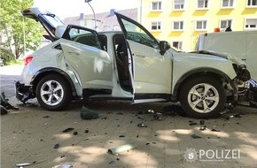 Polizeipräsidium Westpfalz: POL-PPWP: Zwei Unfälle innerhalb weniger Minuten