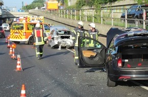 Feuerwehr Mülheim an der Ruhr: FW-MH: Verkehrsunfall auf der BAB 40 mit zwei Verletzten