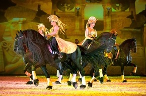 CAVALLUNA: Mit Pferden ins verzauberte Museum: APASSIONATA startet neue Tournee "Die goldene Spur" (FOTO)