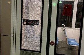 Kreispolizeibehörde Rhein-Kreis Neuss: POL-NE: Randalierer beschädigen Fahrzeuge