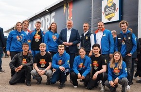 Lidl: Rock am Ring: Ministerpr&auml;sident Schnieder besucht den Lidl Rock Store / Starker Partner f&uuml;r Rheinland-Pfalz: Lidl setzt auf exzellente Ausbildung