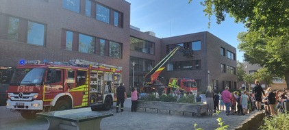 FW-WRN: Feueralarm an der Wiehagenschule