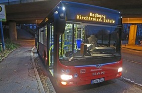 Polizei Mettmann: POL-ME: Bewaffneter Raubüberfall auf Busfahrer - Velbert - 1912005