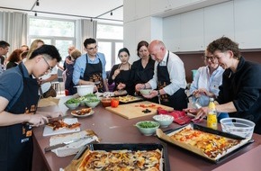 Kolpingwerk Deutschland gGmbH: Azubiwohnen gegen Fachkr&auml;ftemangel: Kai Wegner und Katharina G&uuml;nther-W&uuml;nsch besuchen Kolping Jugendwohnen Berlin-Mitte