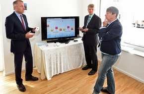innogy eMobility Solutions: RWE stattet Zukunftswohnung von Vivawest in Bottrop aus - Mehrfamilienhaus wird saniert - Intelligente Haussteuerung kommt von RWE (FOTO)