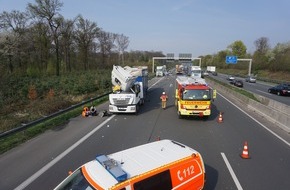 Feuerwehr Ratingen: FW Ratingen: Schwerer LKW-Unfall auf der Autobahn A 3