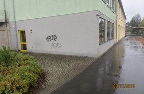Polizeidirektion Trier: POL-PDTR: Sachbeschädigung durch Graffiti an Morbacher Grundschule